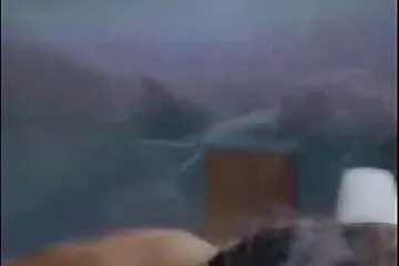 बाथरूम में गुदा फिस्टिंग। अंग्रेजी बीएफ मूवी