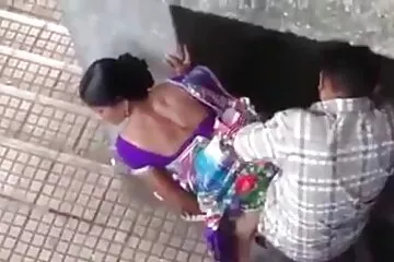 मूक सेक्स-पत्नी के तहत उसके पसंदीदा टीवी सेक्सी बीएफ मूवी श्रृंखला