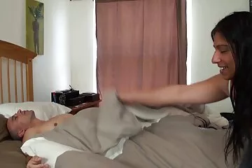 वह काला है, क्योंकि उसका बीएफ मूवी सेक्सी लिंग बहुत बड़ा है ।