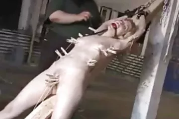 सौतेली बहिन उसके सौतेले भाई के साथ गुदा सेक्स सेक्सी बीएफ मूवी के लिए तैयार हो रही है